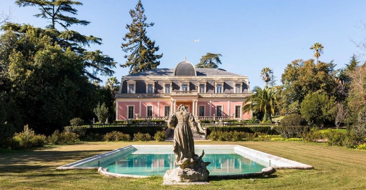 Portugal palace for sale