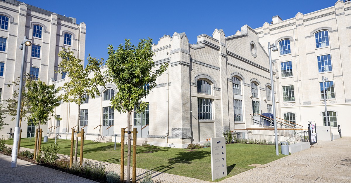 Fábrica de massas convertida em escola