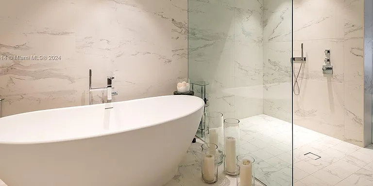 Marc Anthony perde milhões na venda do seu apartamento em Miami