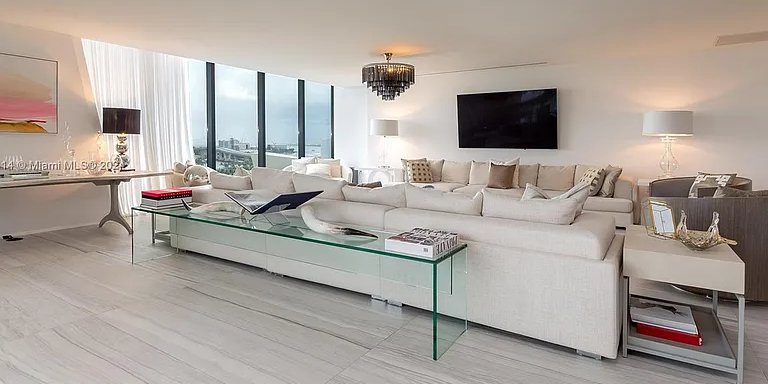 Marc Anthony perde milhões na venda do seu apartamento em Miami