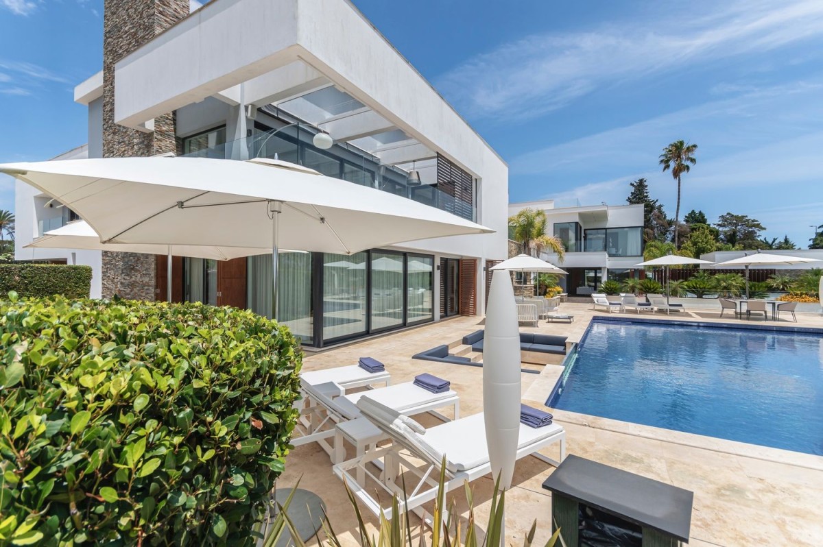 casa de luxo com piscina