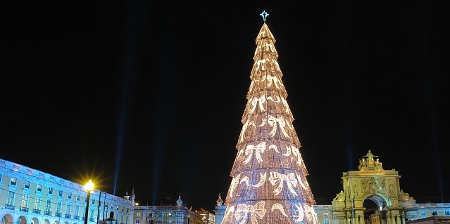 Christmas lights Lisbon 2025