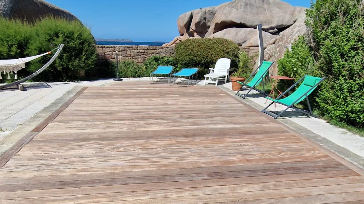 Isla privada con castillo a la venta en Francia