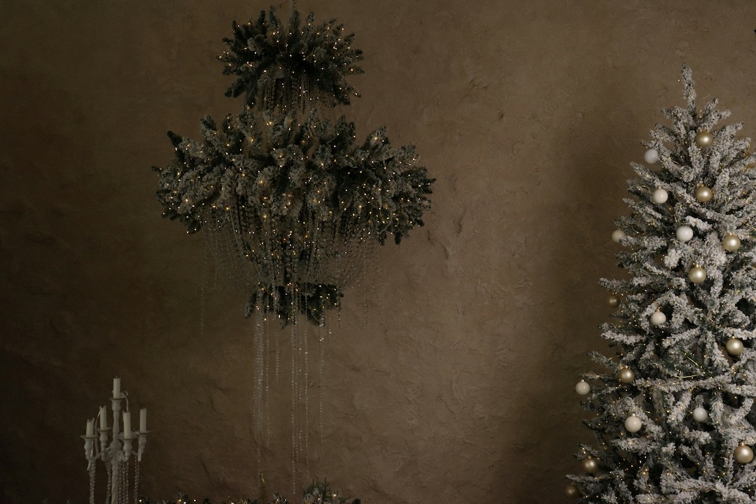 árvore de Natal no teto