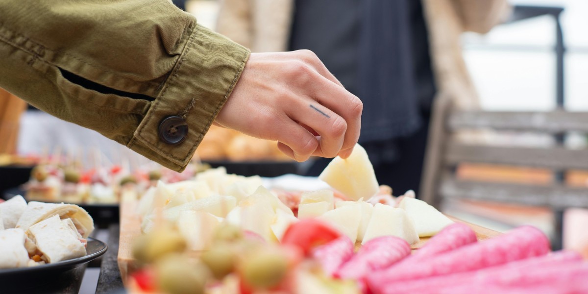 What's the difference between petiscos and appetizers