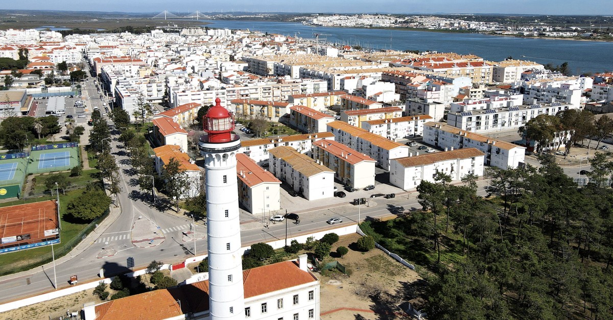Obras em habitações sociais em Vila Real de Santo António