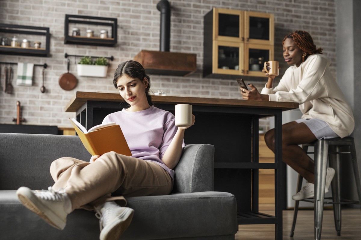 Jovens que dividem casa