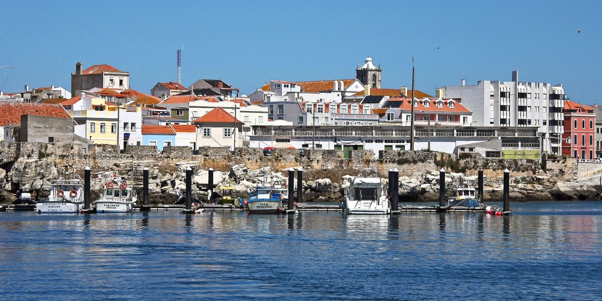 cheap property Portugal by the coast
