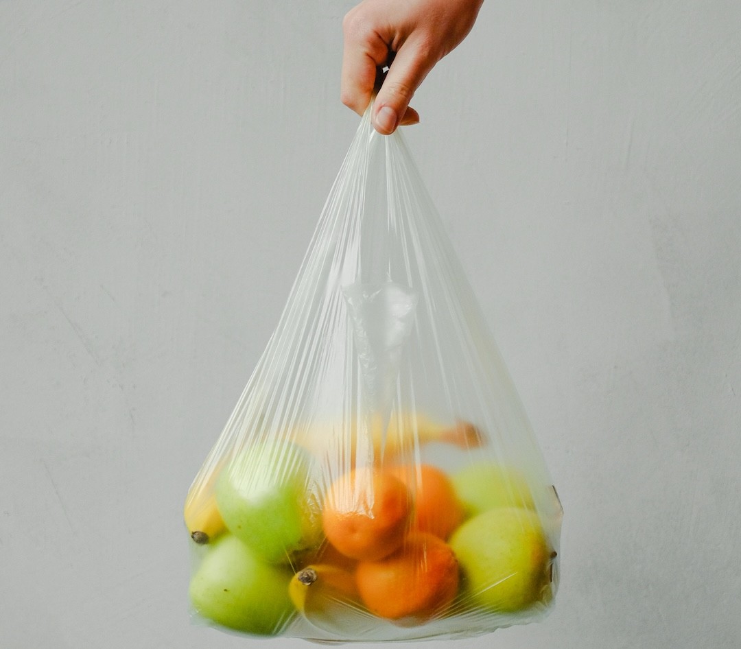 sacos transparentes de frutas