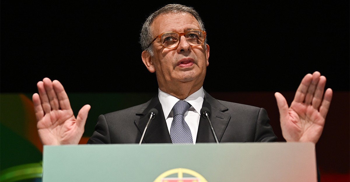 António José Seguro, Presidente da República eleito Seguro coopera com Governo