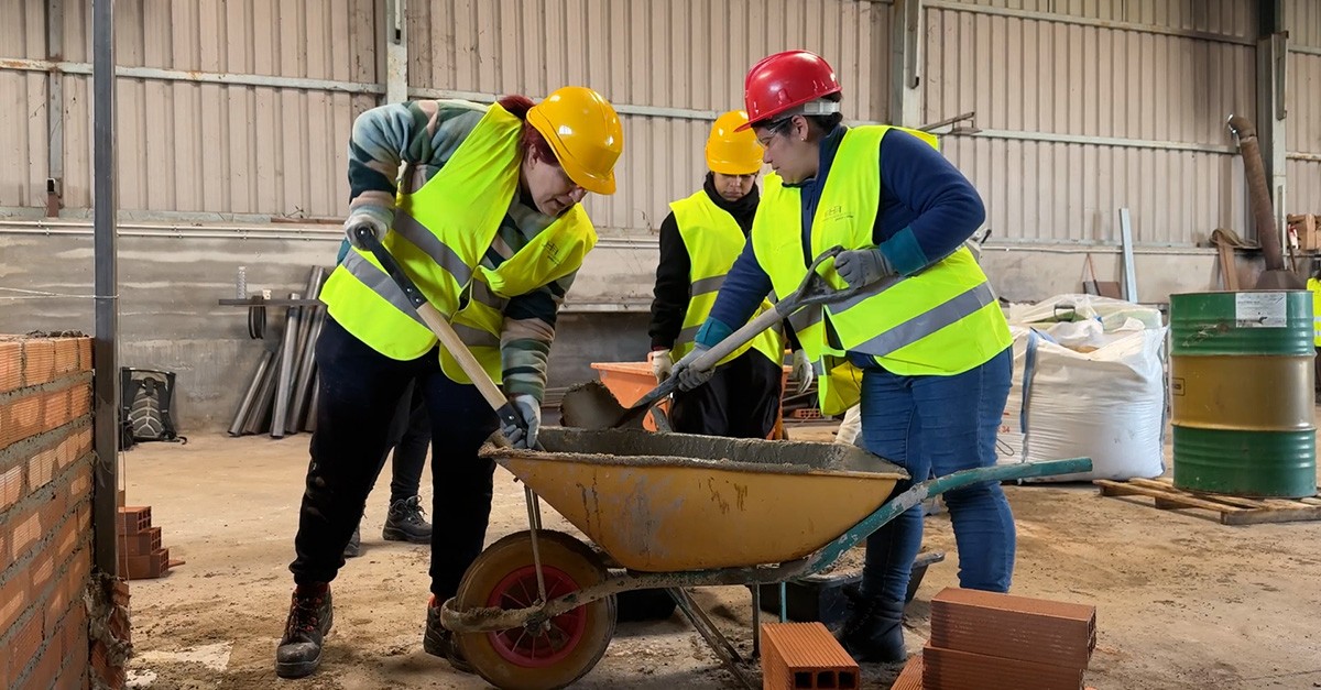 mulheres na construção