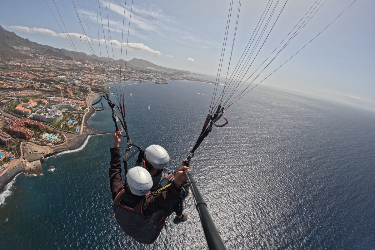 Saltar de parapente em Tenerife