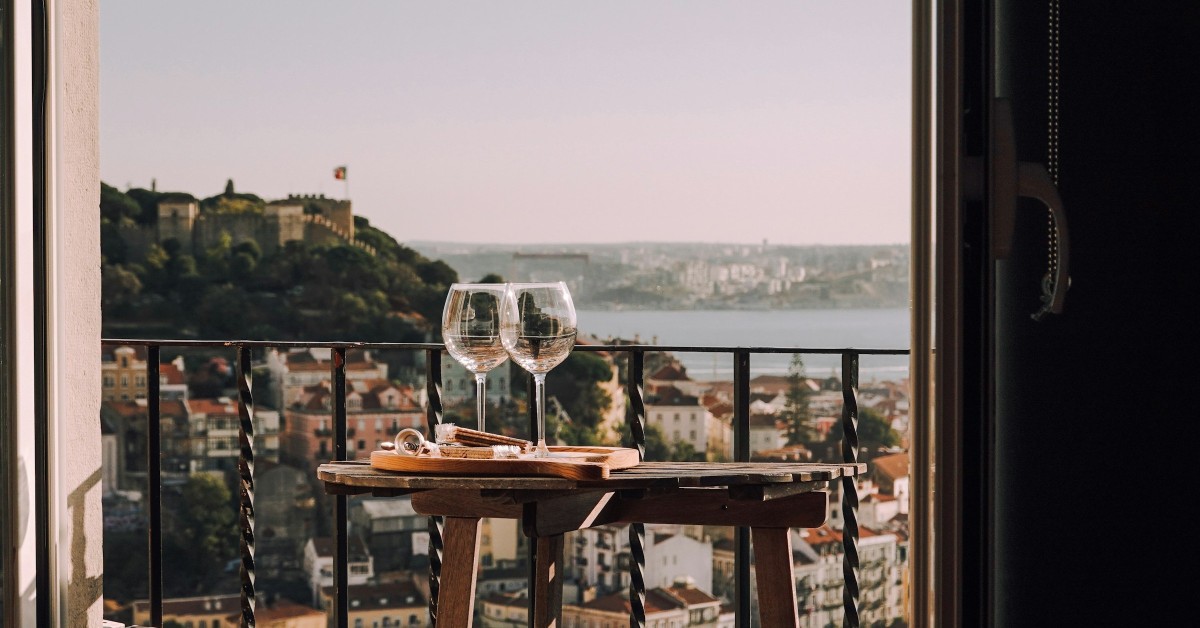 Moving from London to Lisbon