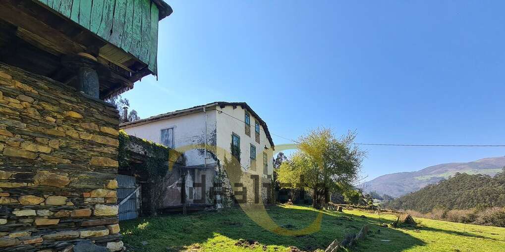 Aldeia privada nas Astúrias