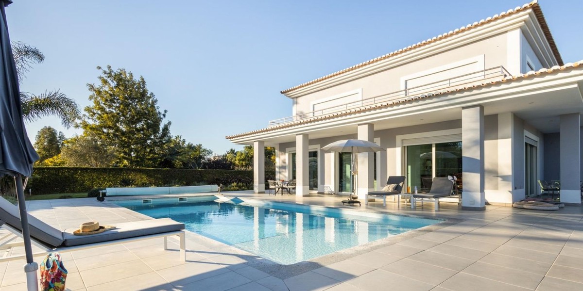 Modern villa for sale in Portimão Algarve