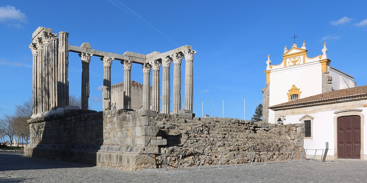 Évora