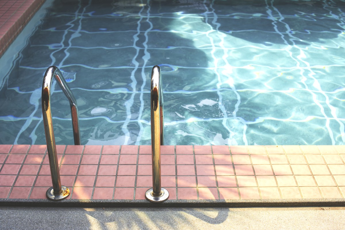 Escadas de piscina