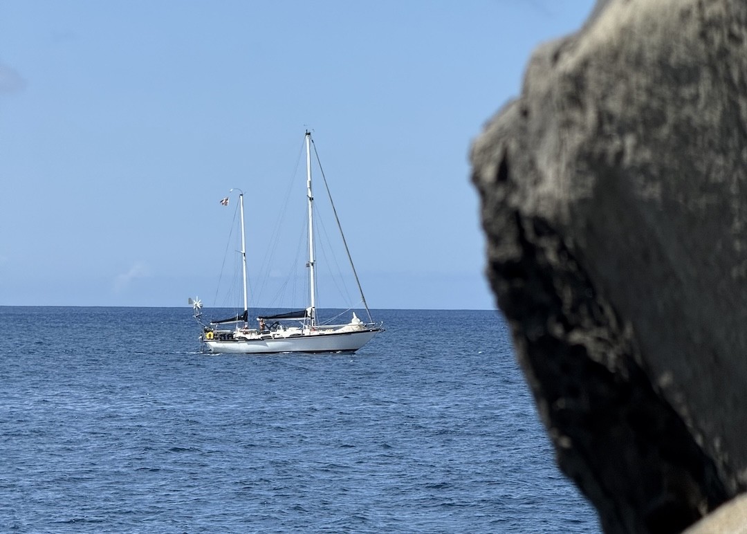barco no mar