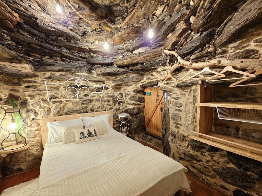 quarto de dormir da casa hobbit portuguesa