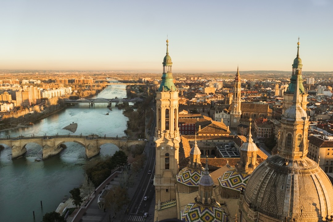 Zaragoza e vista para o Ebro