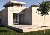 Exterior da casa, em betão