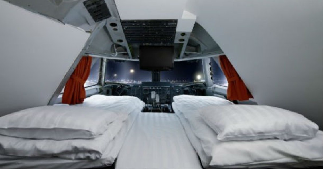 hotel jumbo stay: dormir a bordo de um avião em estocolmo (fotos)