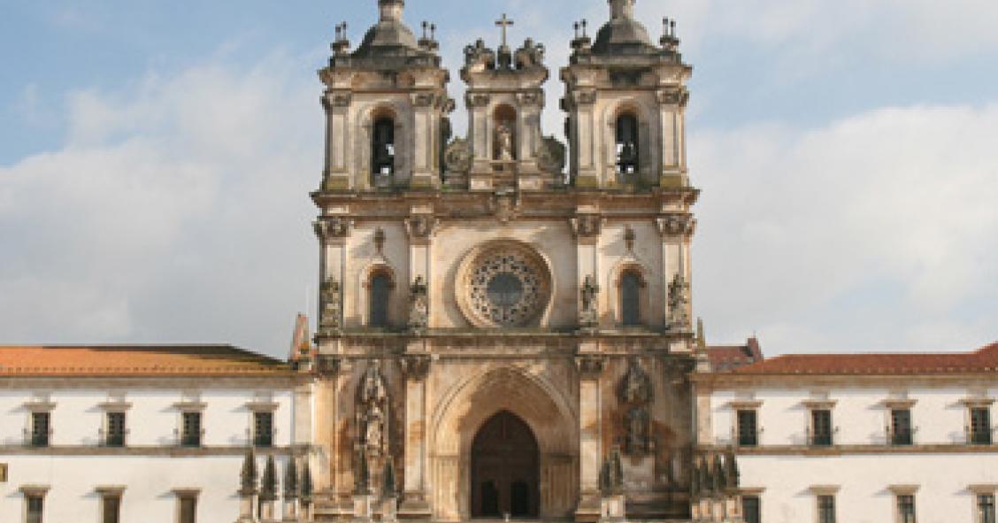 mosteiro de alcobaça pode receber hotel