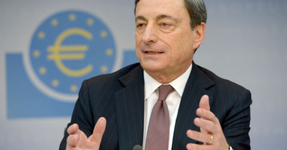 Draghi surpreende e baixa taxas de juro para novo mínimo histórico