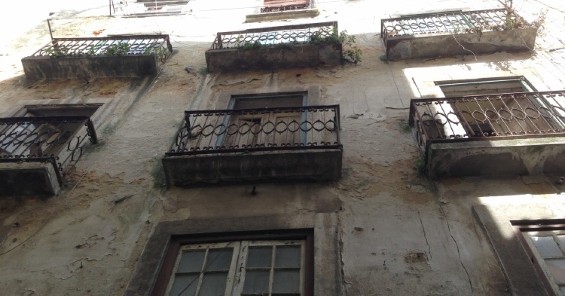 Lisboa: câmara tenta vender hoje três edifícios devolutos em hasta pública 
