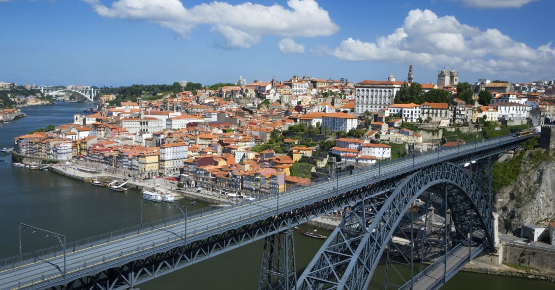 Há excesso de hotéis no Porto 