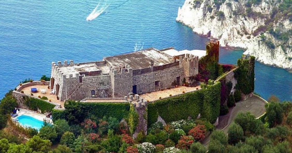 Casas de sonho: Uma fantástica fortaleza no cimo da montanha para viveres como um imperador romano 