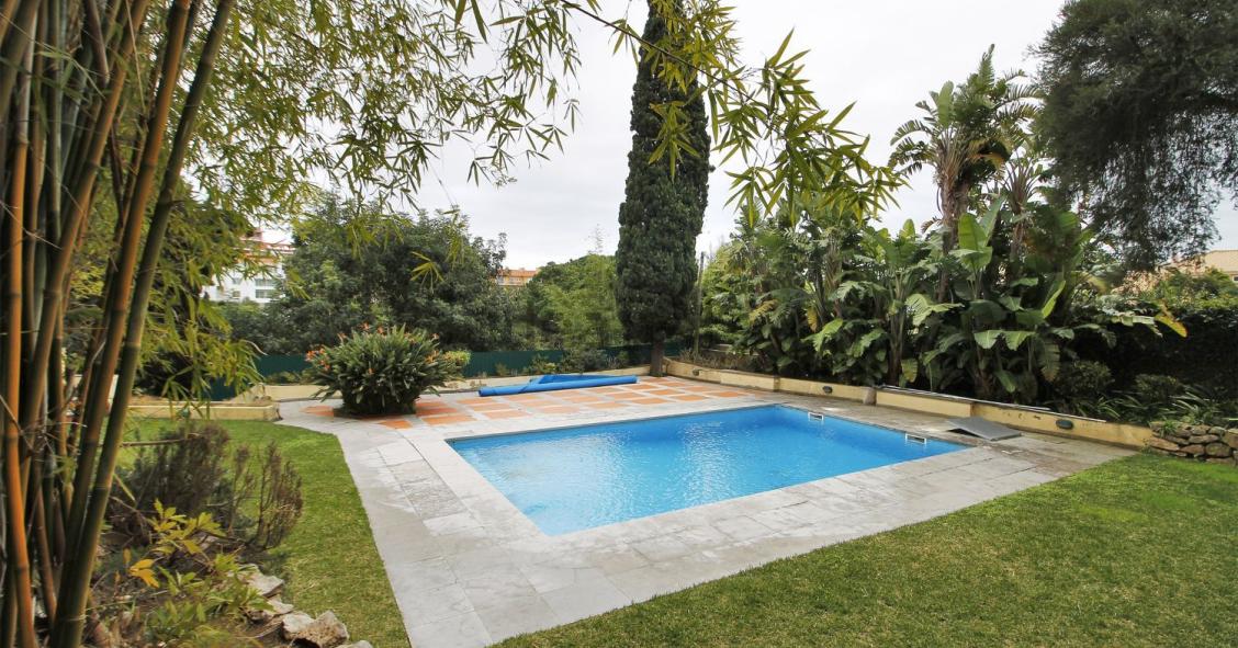 Esta espetacular moradia está localizada em Cascais e custa 5.250.000 euros.