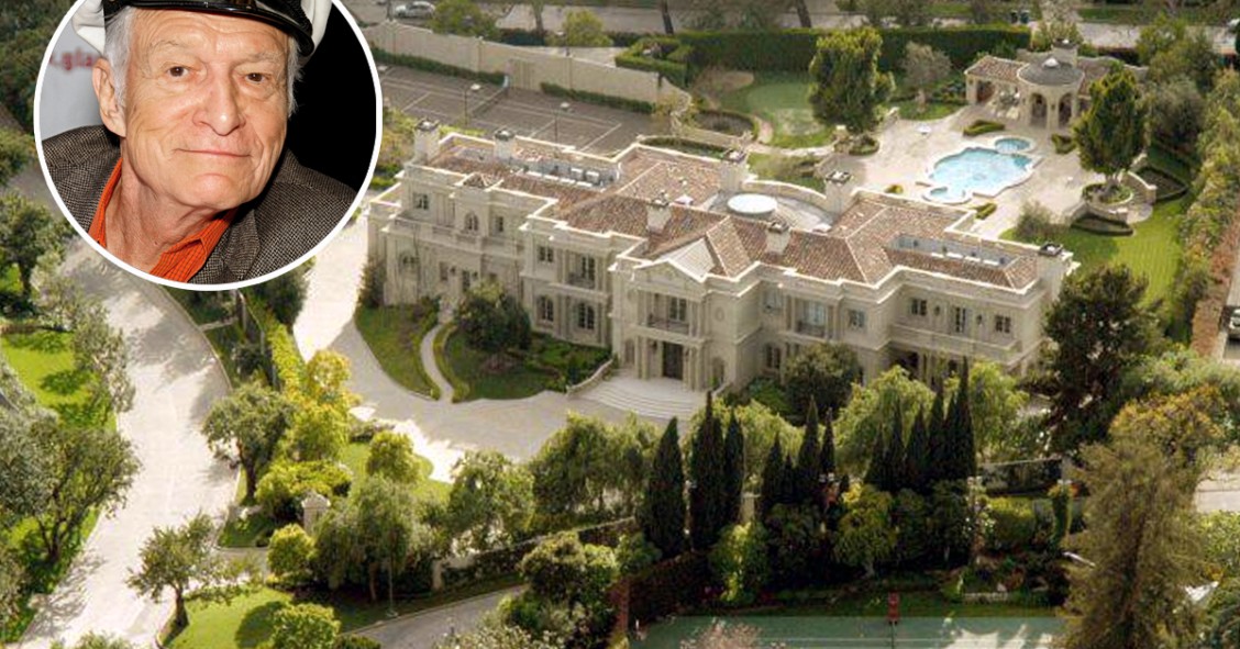 Hugh Hefner, fundador da revista Playboy, vendeu a sua célebre mansão em Los Angeles (EUA) por 100 milhões de dólares (88 milhõe
