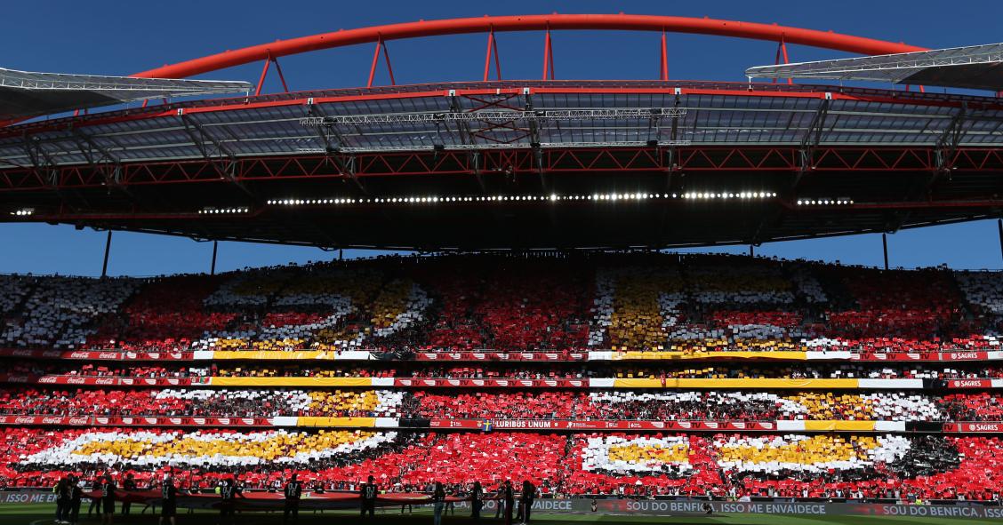 Casa com vista para o estádio de futebol rival? A Century 21 paga o IMI