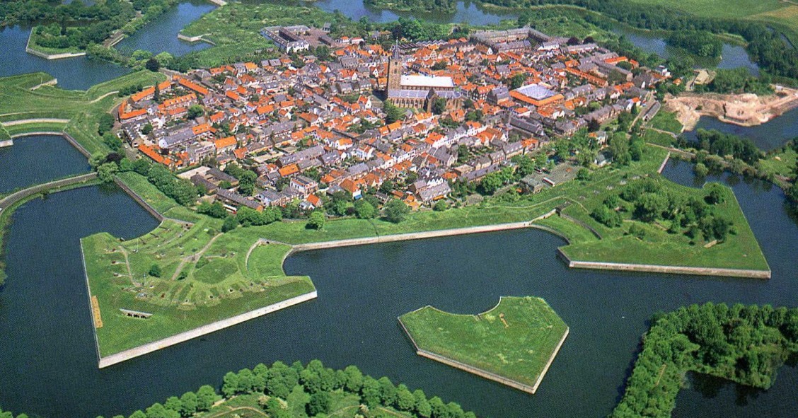 Viver numa fortaleza inexpugnável: 5 povoações dentro de cidadelas amuralhadas 