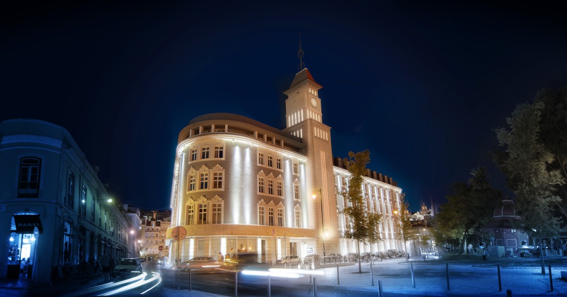 Os 21 finalistas candidatos ao “Prémio Nacional do Imobiliário” são...