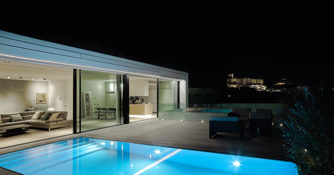 Casas de sonho: Mansão de luxo “no cimo” de Atenas com vistas incríveis para a cidade