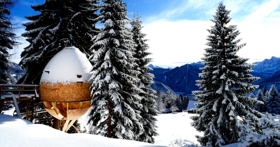 Esta casa na árvore em forma de ovo tem as melhores vistas para os Alpes italianos