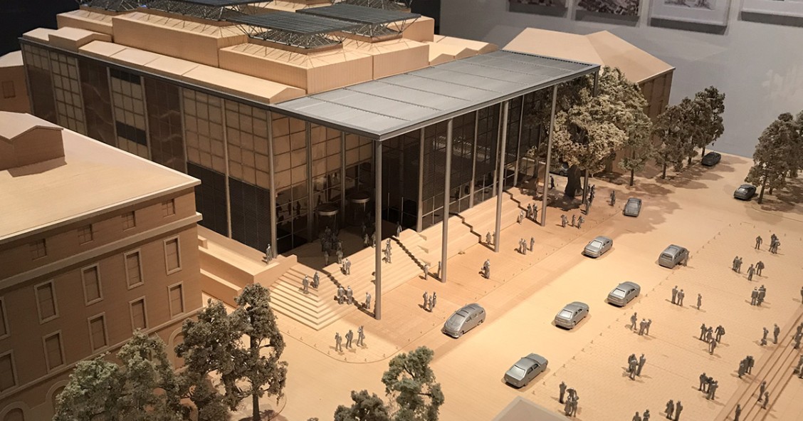 Norman Foster em Madrid, numa exposição entre o passado e o presente do arquiteto