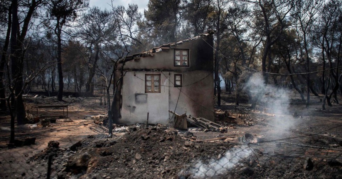 Incêndios na Grécia: Casas ilegais e falta de planeamento urbano foram mistura explosiva