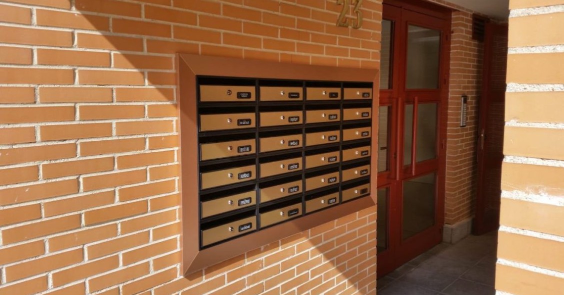 Deco Alert: wat kun je doen met de flat van de portier? / Golden Box Mail