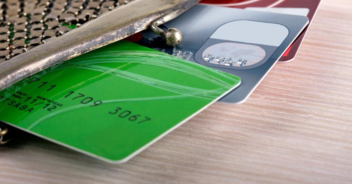 Cartões bancários: anuidades desaparecem, mas as comissões continuam a ser cobradas