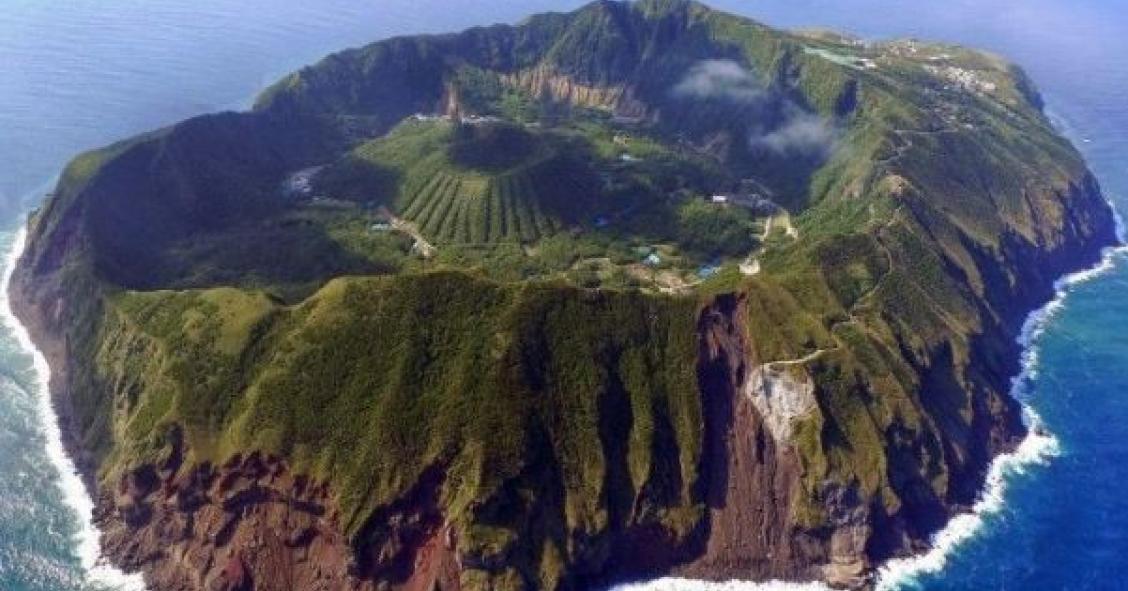  Aogashima, a aldeia dentro de um vulcão onde vivem 170 pessoas