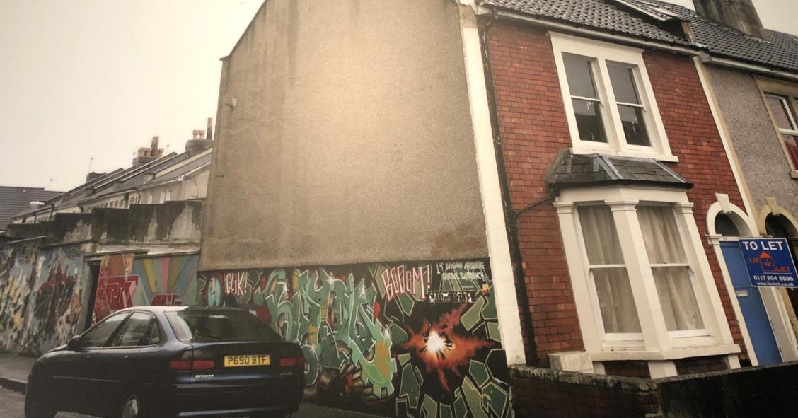 "Compra um Banksy e leva uma casa grátis"... ou a história de um artista que faz valer ouro no que toca