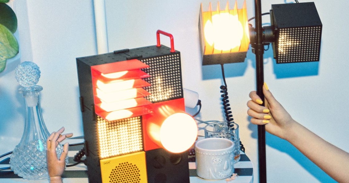 Ikea lança coleção perfeita para “fazer a festa”: inclui um sistema próprio de som e luzes em casa