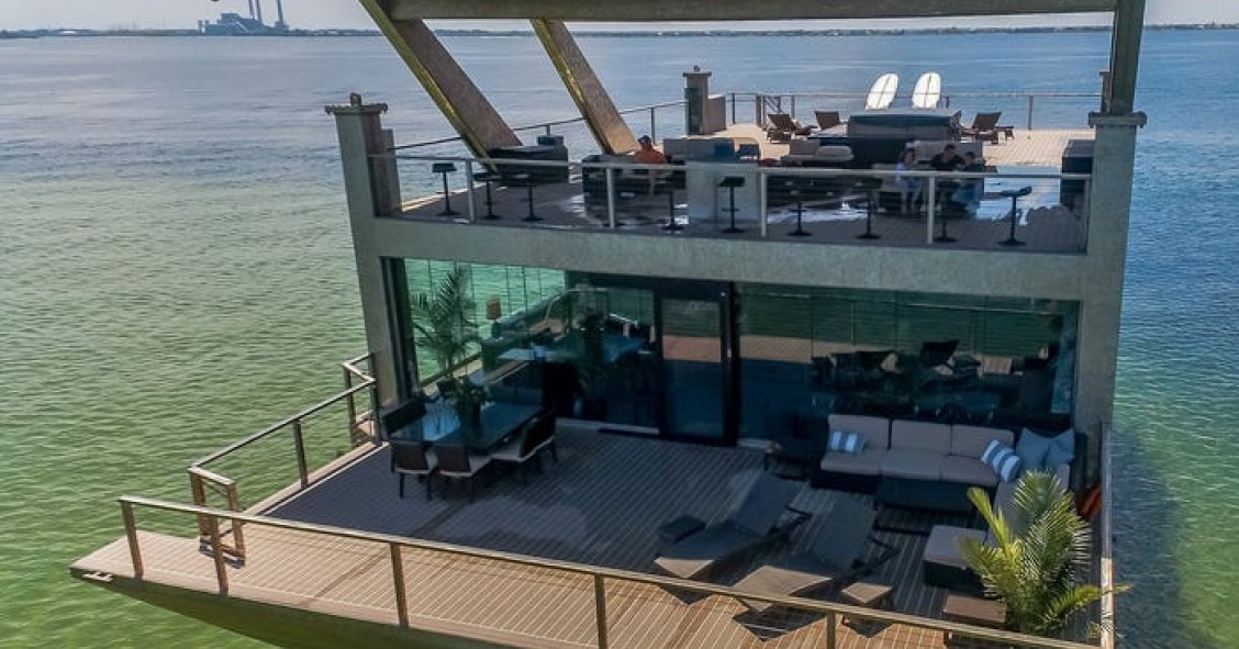 Chama-se 'The Mansion Yatch'