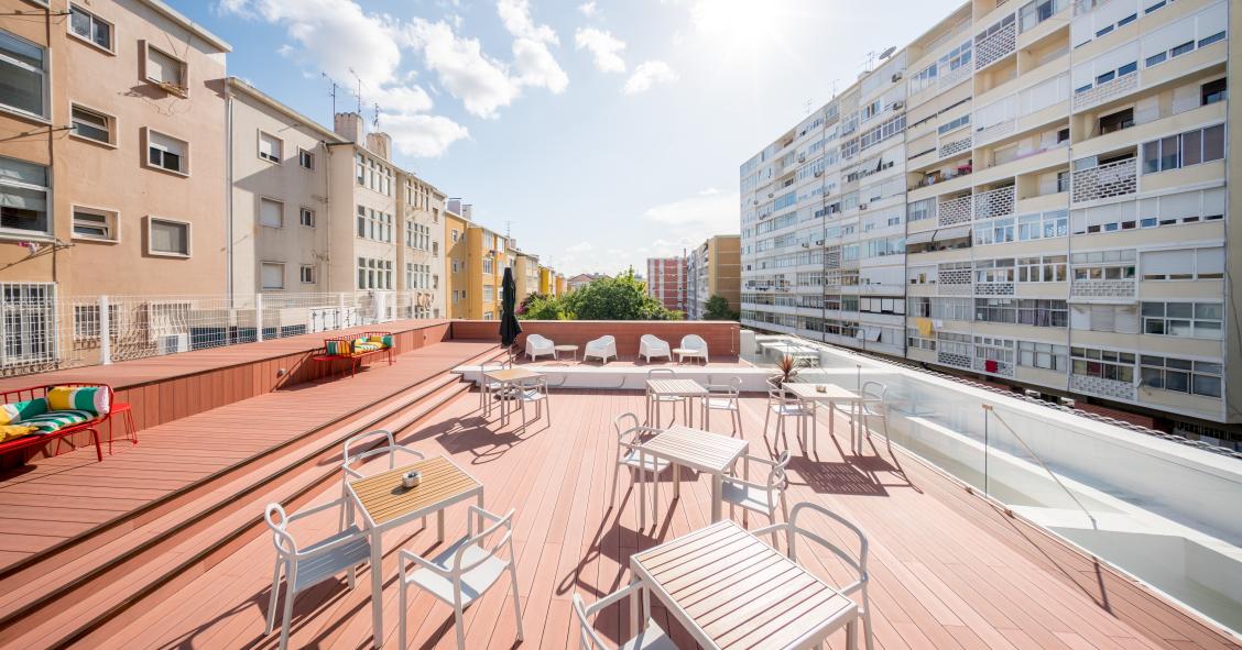 Cowork PLACES empresta salas (e rooftop) “a quem está farto de reuniões aos quadradinhos”