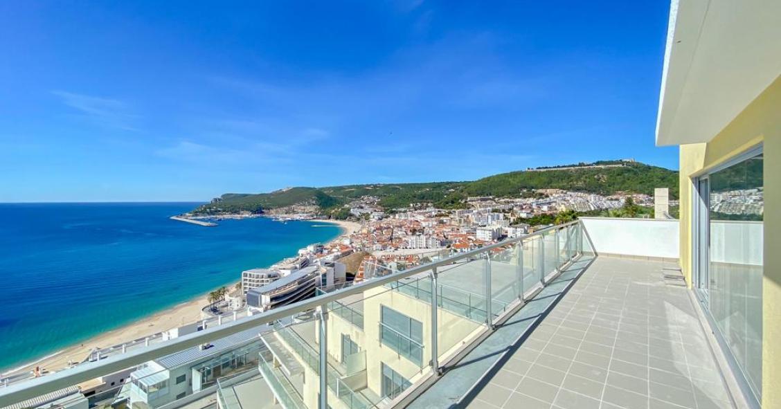 Sesimbra Cliffs traz ao mercado 53 apartamentos prontos a habitar e... dá resposta à pandemia