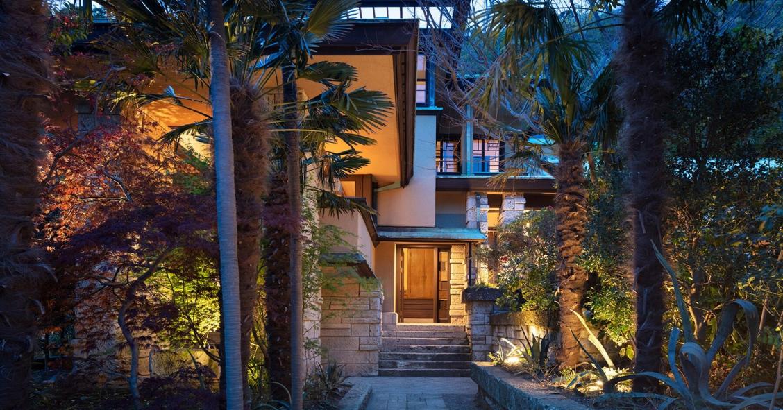 Uma villa ao mais puro estilo Frank Lloyd Wright em Tóquio foi transformada num hotel de charme