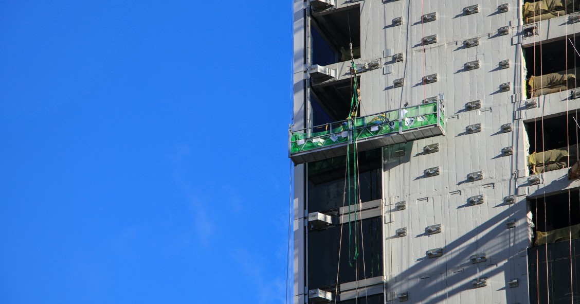 Produção na construção a cair